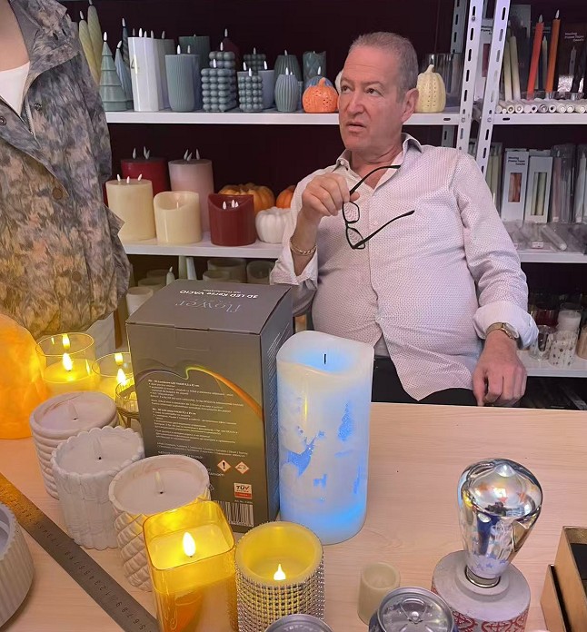 نجحت شركة Ningbo Weizhi Electronics في تسليم مجموعة جديدة من طلبات ديكورات LED المخصصة للمنزل والعطلات